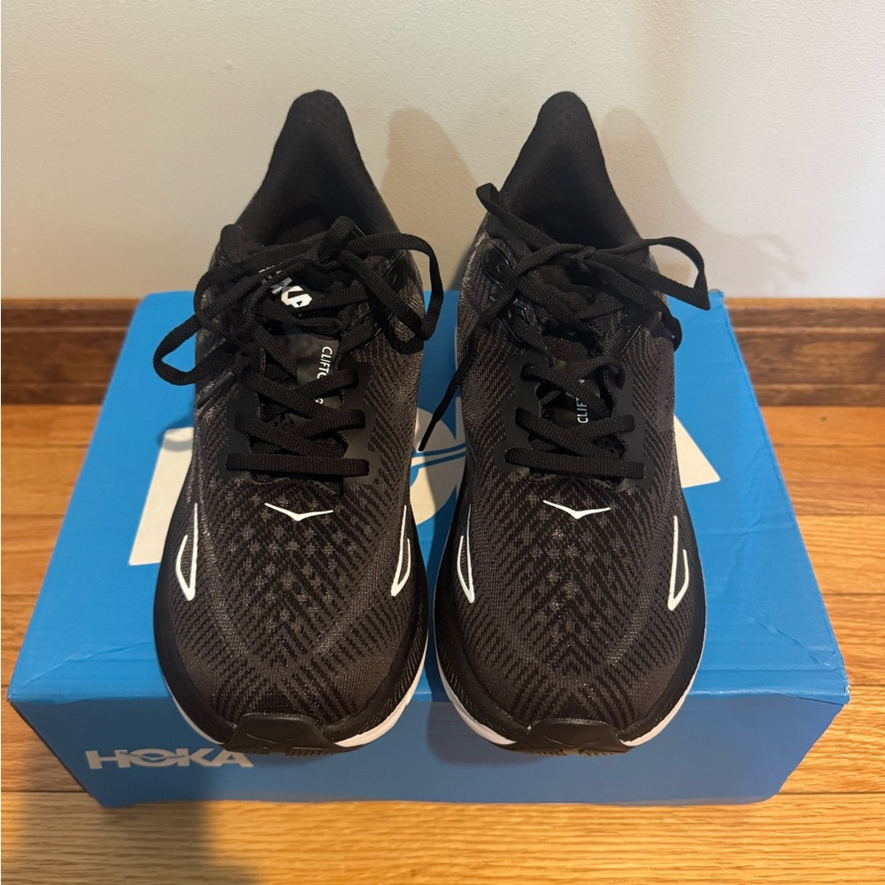Unisex Hoka Clifton 9 Sneakers NEW